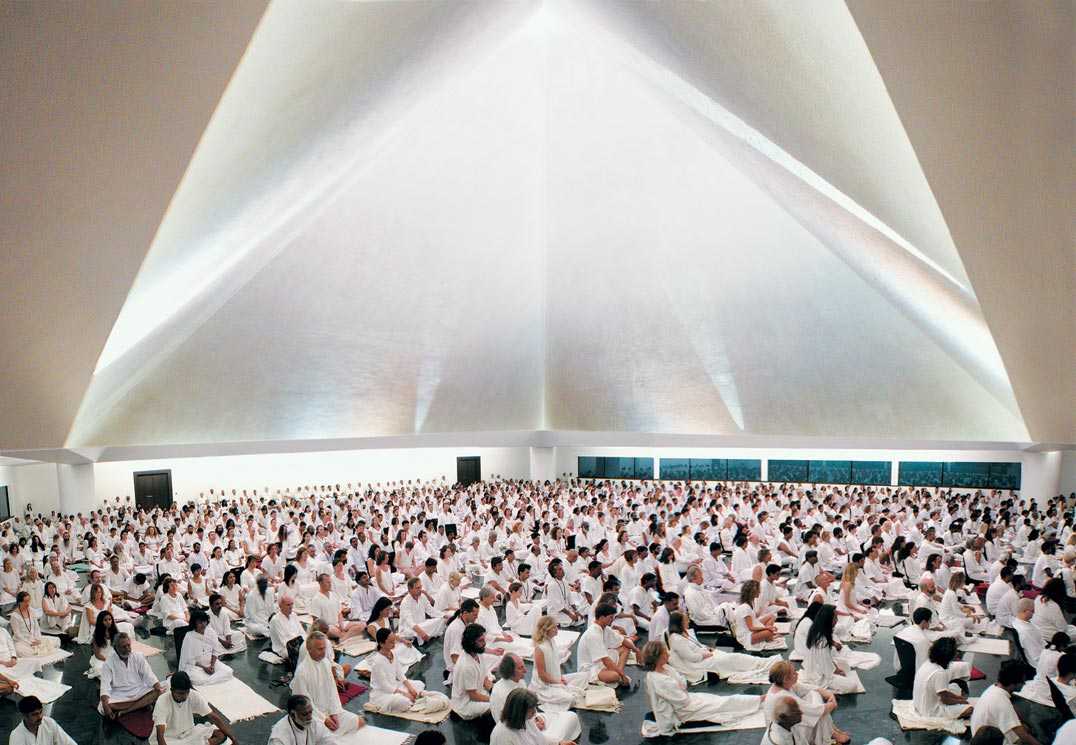 There are 10 meditation sessions every day at the Osho International Meditation Resort, starting at 6am.