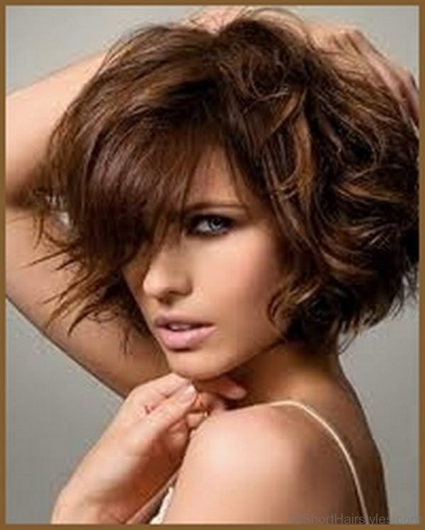 Leighton Meesters Short Wavy Hairstyle